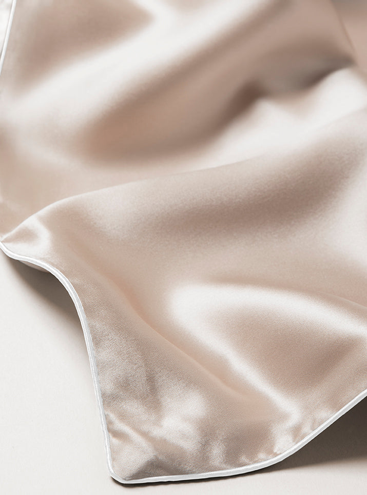 Pourquoi utiliser une taie d'oreiller en soie ? Découvrez les 10